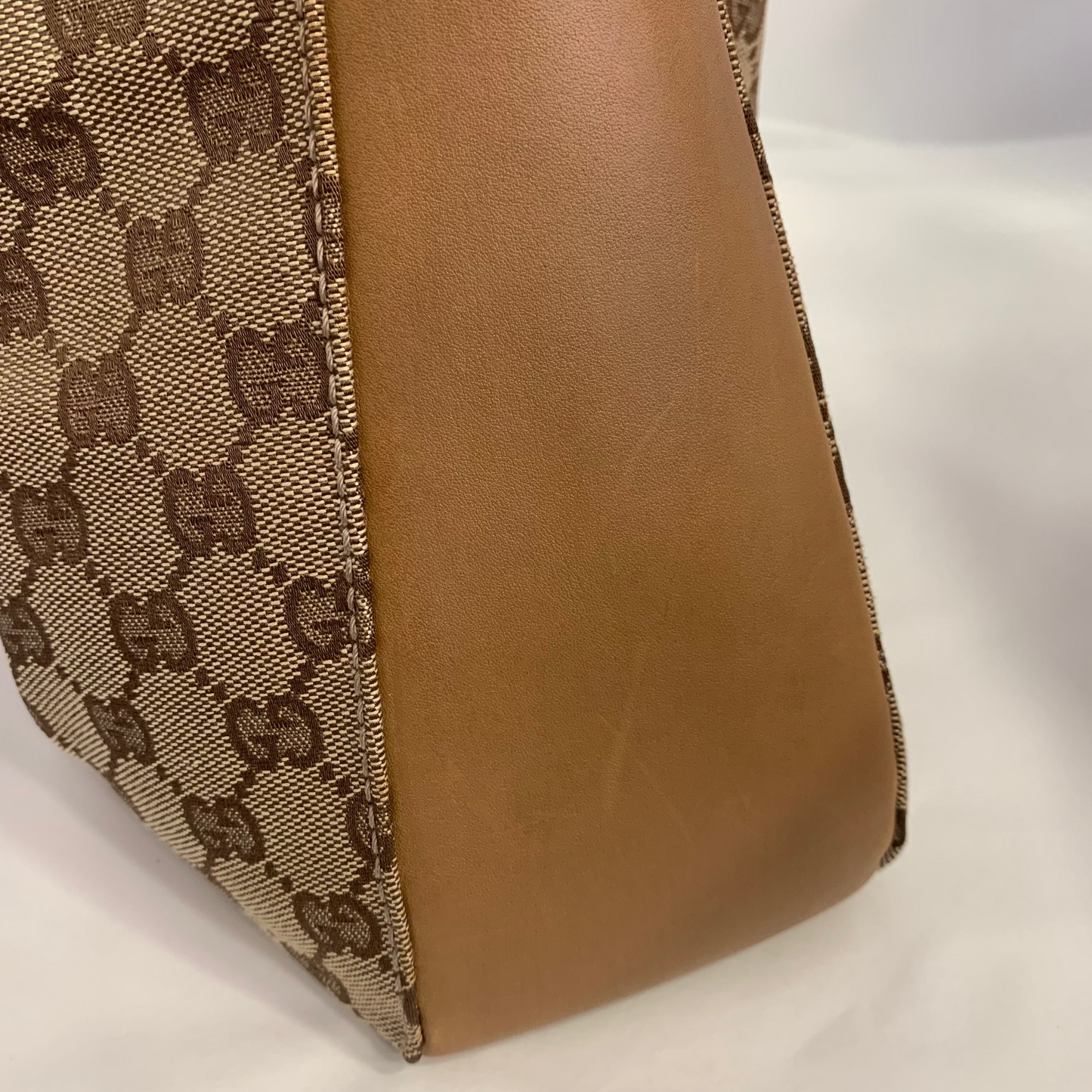 Bolso Canvas Gucci GG