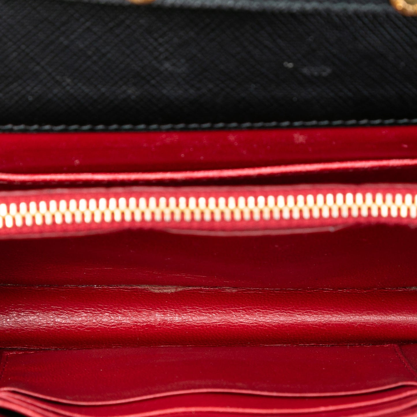 Cartera Prada Saffiano con cadena