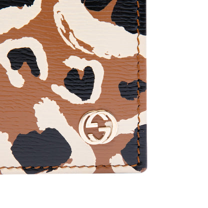 Gucci Cartera Betty con cadena de piel de becerro y estampado de leopardo