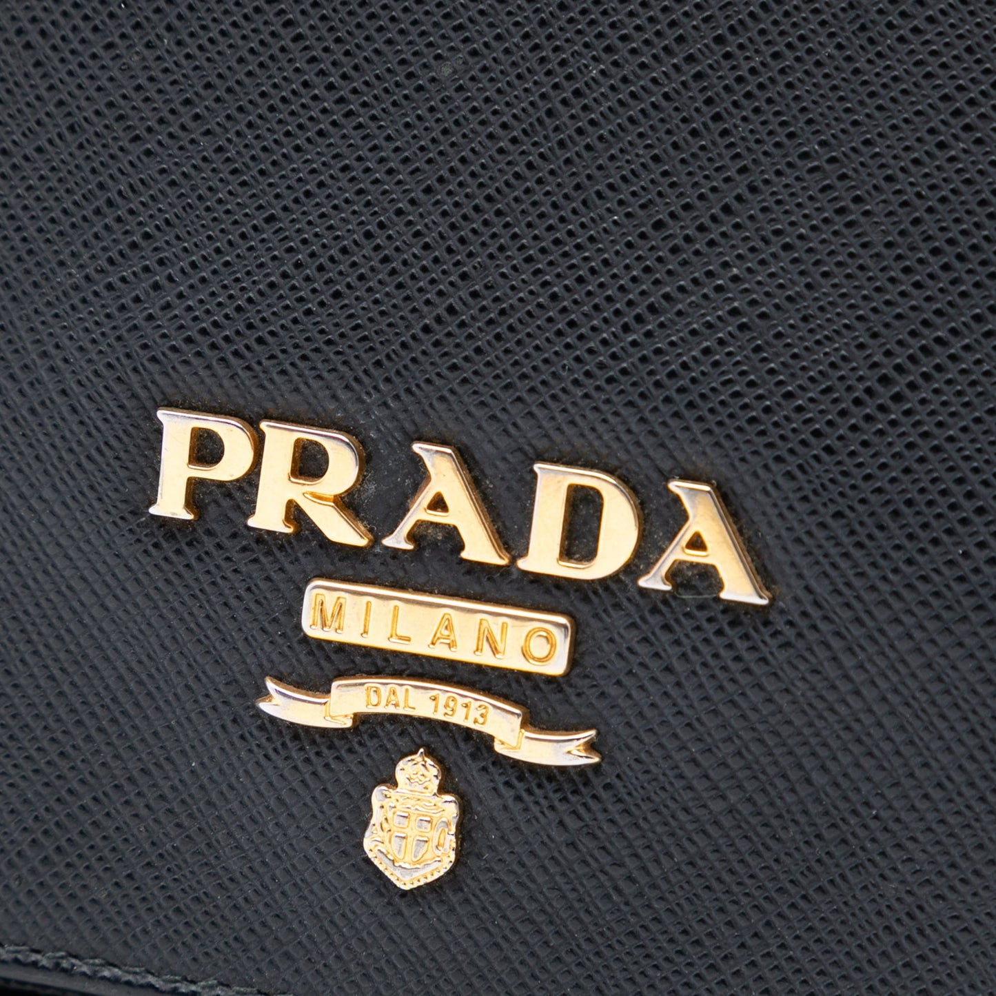 Cartera Prada Saffiano con cadena