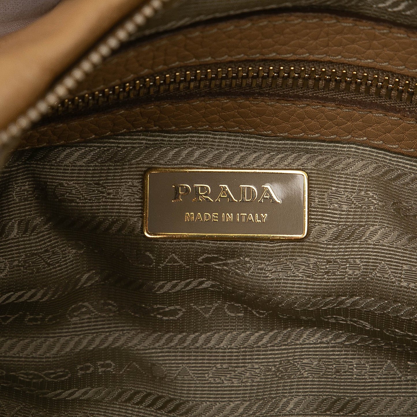 Prada Vitello Daino Hobo